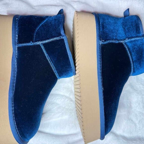 The Corky's Room Service Platform Slip On - Blue Velvet ***NO BOX*** - Picture 2 of 6
